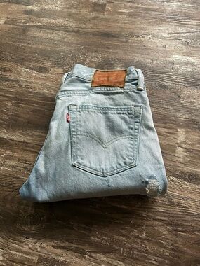 Levi's Men's Light Blue Relaxed Jeans with Back Pocket Detail